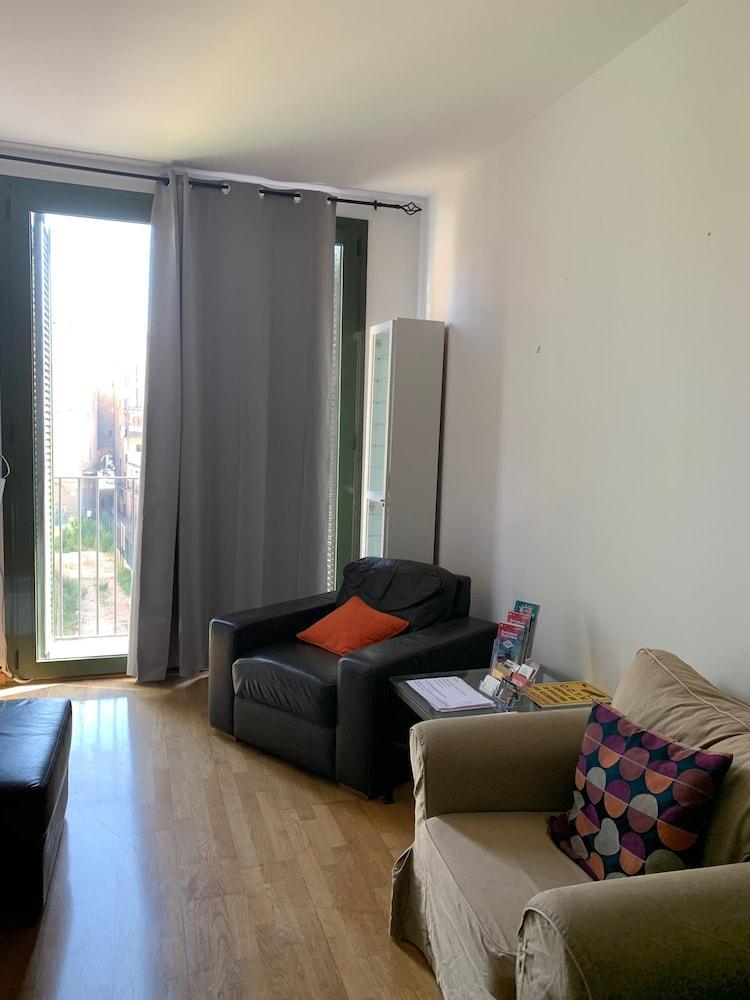 Central & Basic Ramblas Barcelona Luaran gambar